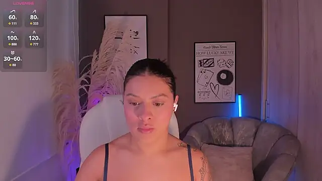 Snapshot of NiiaEvanss chatting on 02-23-26, 01:01 NiiaEvanss online show from 02-23-26, 01:01