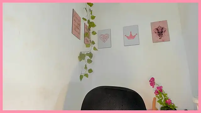 Snapshot of Kenny_Town chatting on 02-26-26, 09:09 Kenny Town online show from 02-26-26, 09:09