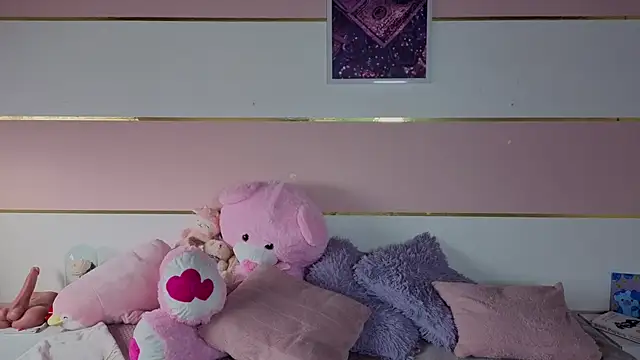 Charlotte  Miller online show from 11-18-25, 11:57