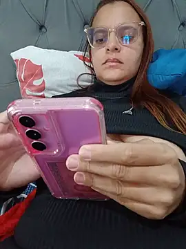 AliceRuivinha2 online show from 07-12-26, 09:59