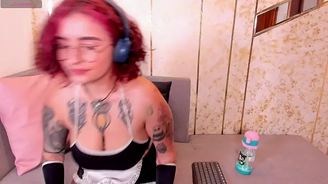 Snapshot of catalehia_moonlight chatting on 02-22-25, 03:25 catalehia moonlight online show from 02-22-25, 03:25