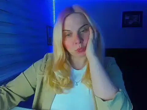 HappyIva online show from 12-22-25, 03:45