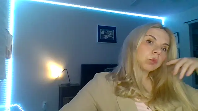 HappyIva online show from 11-30-25, 12:17