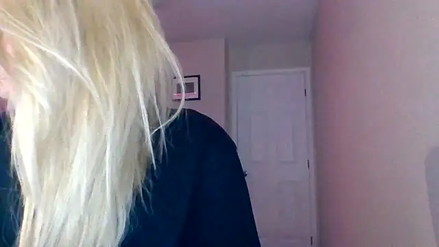 HappyIva online show from 10-26-25, 02:23