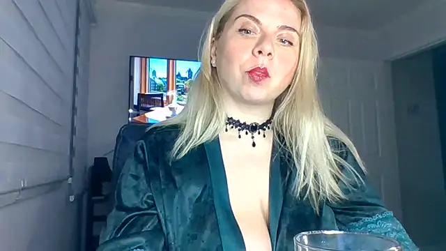 HappyIva online show from 10-23-25, 01:15