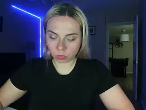 HappyIva online show from 09-15-25, 02:56