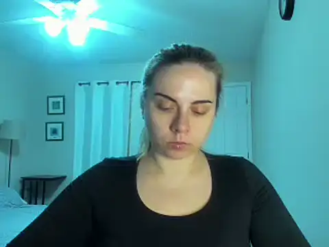 HappyIva online show from 09-26-25, 05:47
