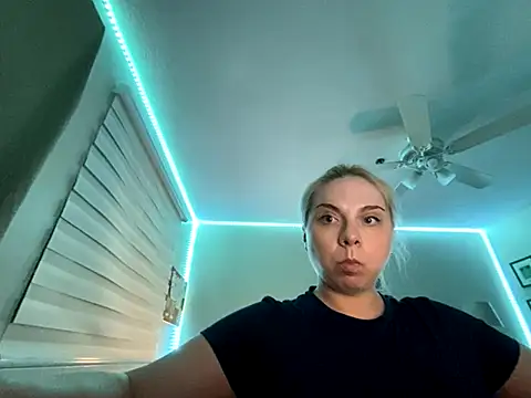 HappyIva online show from 11-27-25, 08:04