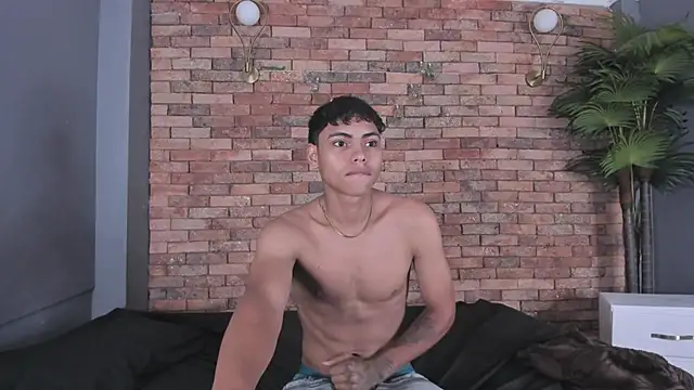 adam piarse01 online show from 11-16-25, 05:17