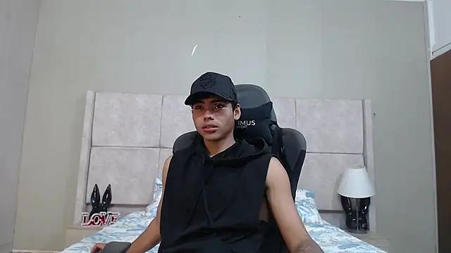 Snapshot of adam_piarse01 chatting on 07-31-26, 02:00 adam piarse01 online show from 07-31-26, 02:00