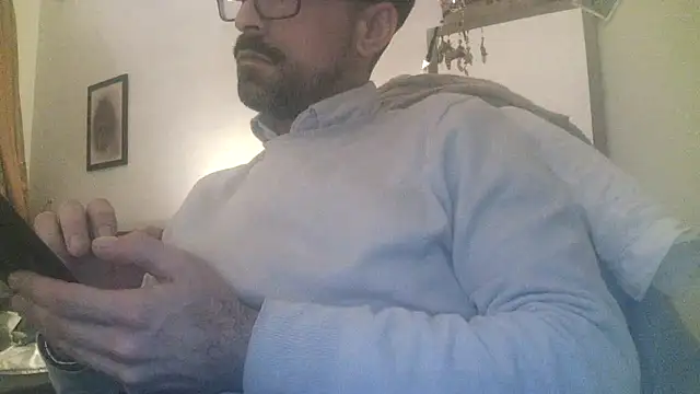 Patrickhound online show from 11-26-25, 01:38