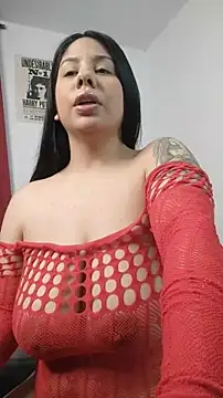 Snapshot of downsonMia chatting on 06-18-26, 01:27 downsonMia online show from 06-18-26, 01:27