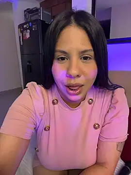 Snapshot of downsonMia chatting on 07-18-26, 11:02 downsonMia online show from 07-18-26, 11:02