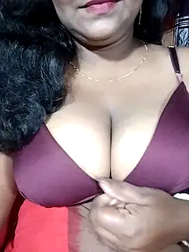 Snapshot of YERY_HOT chatting on 03-18-26, 05:03 YERY HOT online show from 03-18-26, 05:03