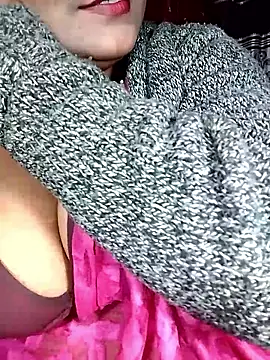 Snapshot of YERY_HOT chatting on 01-18-26, 05:38 YERY HOT online show from 01-18-26, 05:38