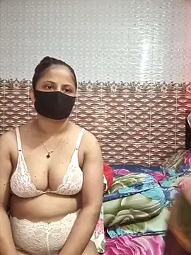 Snapshot of Hot_Nila chatting on 06-11-26, 02:33 Hot Nila online show from 06-11-26, 02:33