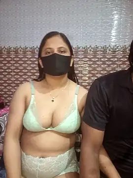 Snapshot of Hot_Nila chatting on 07-19-26, 02:42 Hot Nila online show from 07-19-26, 02:42