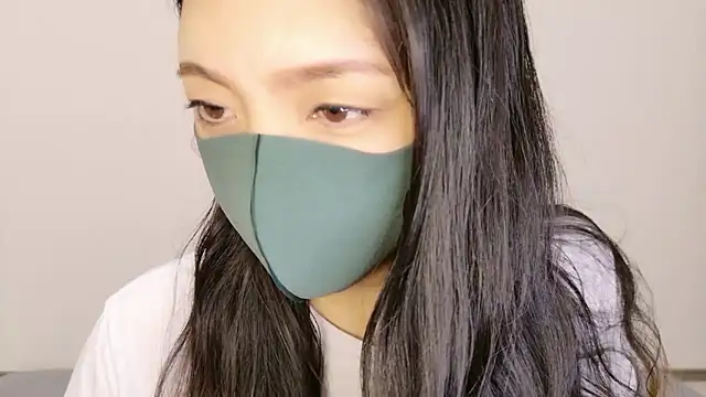 Snapshot of Mary-JP chatting on 05-10-26, 03:03 Mary-JP online show from 05-10-26, 03:03