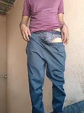 Snapshot of aryan_8051 chatting on 02-21-25, 04:51 aryan 8051 online show from 02-21-25, 04:51