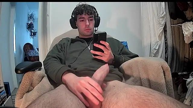 Snapshot of onesieboyx chatting on 02-07-25, 02:15 onesieboyx online show from 02-07-25, 02:15