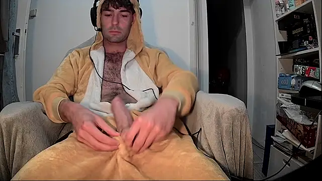 Snapshot of onesieboyx chatting on 11-13-25, 05:50 onesieboyx online show from 11-13-25, 05:50