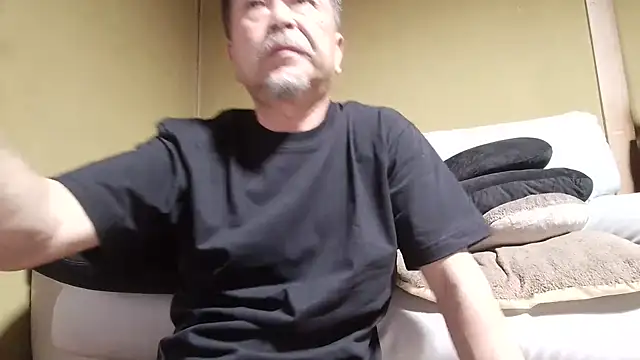 Snapshot of Ryo-j chatting on 05-16-26, 01:32 Ryo-j online show from 05-16-26, 01:32