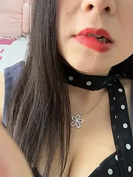 Snapshot of SSSniang- chatting on 05-08-26, 05:33 SSSniang- online show from 05-08-26, 05:33