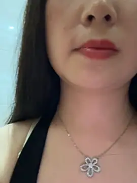 Snapshot of SSSniang- chatting on 05-04-26, 12:52 SSSniang- online show from 05-04-26, 12:52