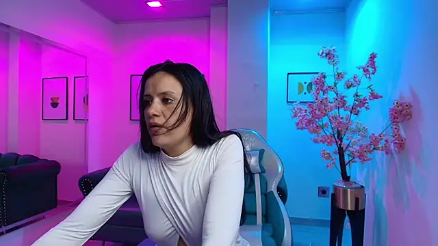 Snapshot of Arianna_sweeet chatting on 03-14-25, 06:42 Arianna sweeet online show from 03-14-25, 06:42