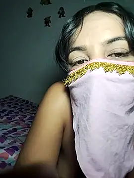 lucianamorales online show from 03-18-25, 03:23