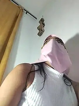 lucianamorales online show from 02-19-25, 04:01