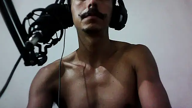 MagrinhoSaradoo online show from 04-12-26, 05:11