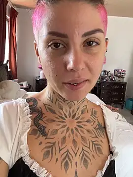 Izy cute  online show from 11-13-25, 04:44