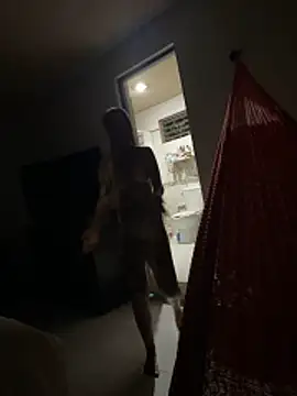 Izy cute  online show from 04-19-26, 03:07