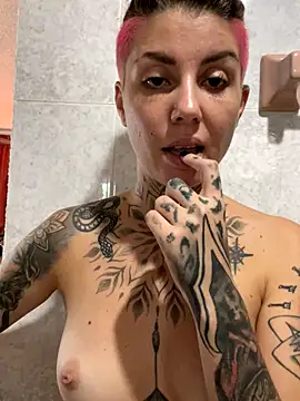 Izy cute  online show from 11-16-25, 05:50