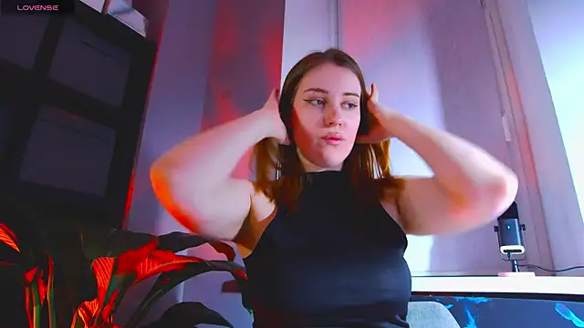 EllieGarson online show from 04-22-26, 05:42