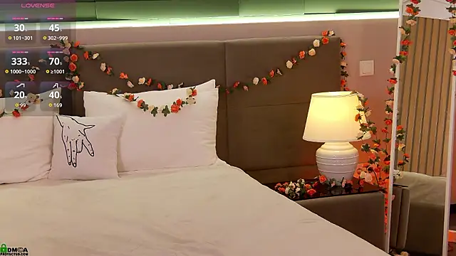 Rina Red online show from 03-25-26, 01:43