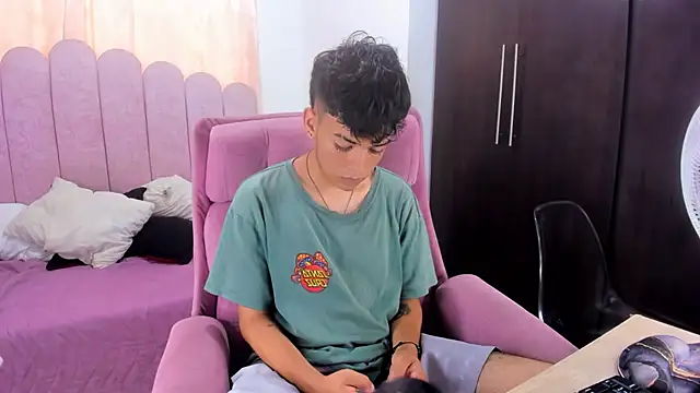 angelyoung18 online show from 03-18-25, 08:16