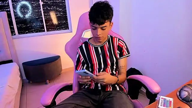 angelyoung18 online show from 02-11-25, 07:38