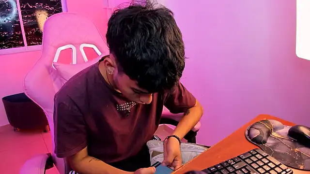 angelyoung18 online show from 03-01-25, 03:38