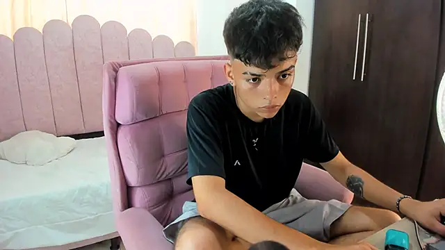 angelyoung18 online show from 03-11-25, 07:36