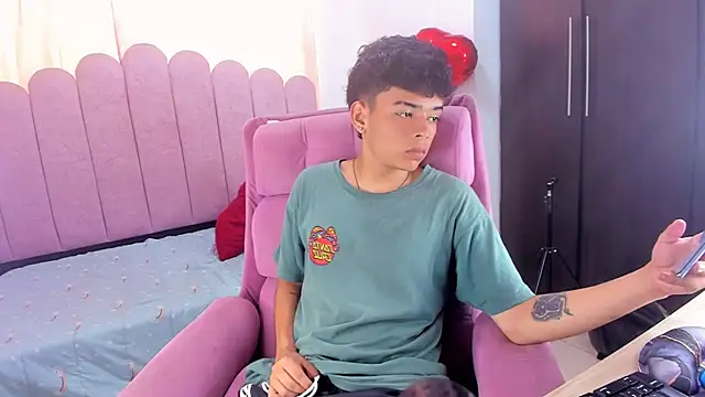 angelyoung18 online show from 03-05-25, 07:38