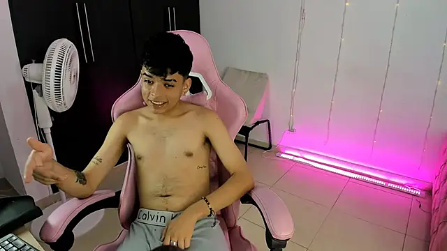 angelyoung18 online show from 01-31-25, 09:16