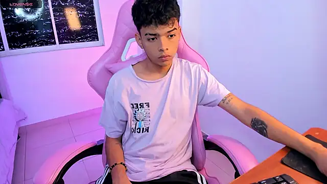 angelyoung18 online show from 02-05-25, 07:42