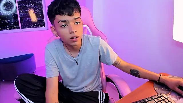 angelyoung18 online show from 02-20-25, 08:47