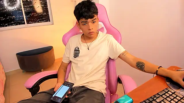 angelyoung18 online show from 02-13-25, 07:42