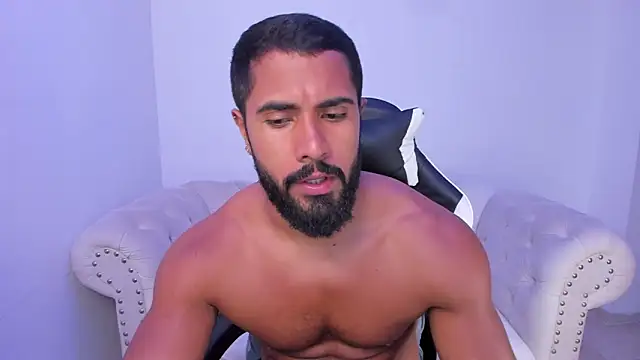 Snapshot of Santiago_huntt chatting on 10-07-25, 10:55 Santiago huntt online show from 10-07-25, 10:55