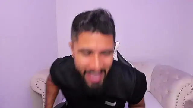 Santiago huntt online show from 02-24-26, 08:21