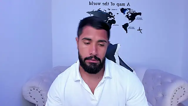 Snapshot of Santiago_huntt chatting on 10-04-25, 02:13 Santiago huntt online show from 10-04-25, 02:13