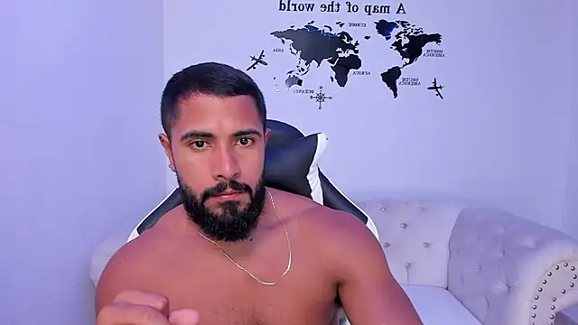 Snapshot of Santiago_huntt chatting on 09-23-25, 09:22 Santiago huntt online show from 09-23-25, 09:22